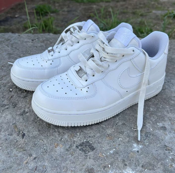 Жіночі кросівки Nike Air Force ОРИГІНАЛ білий колір  38 розмір , устілка 24 см. Женсккие кроссовки Аир Макс