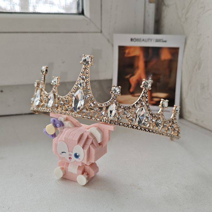 Діадема, тіара, корона, аксесуари для волосся