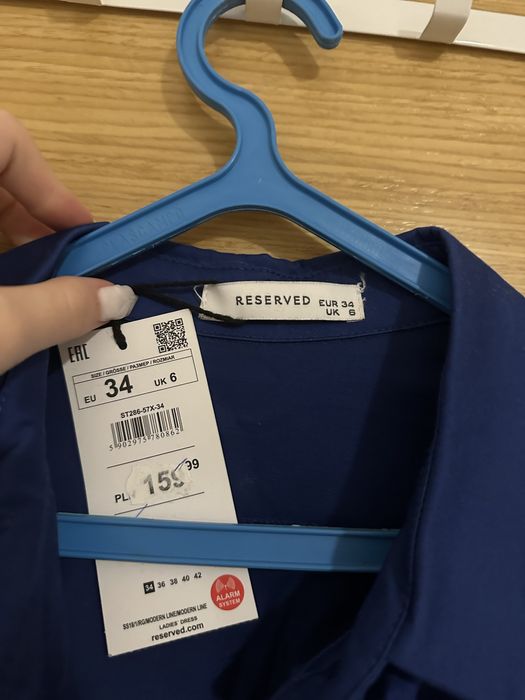 vestido azul profundo incrivelmente elegante