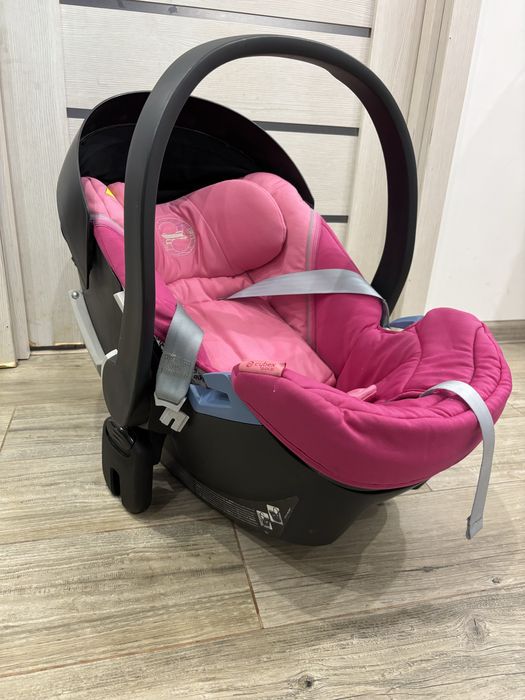 Cybex aton 5 та Cybex Base Q-Fix