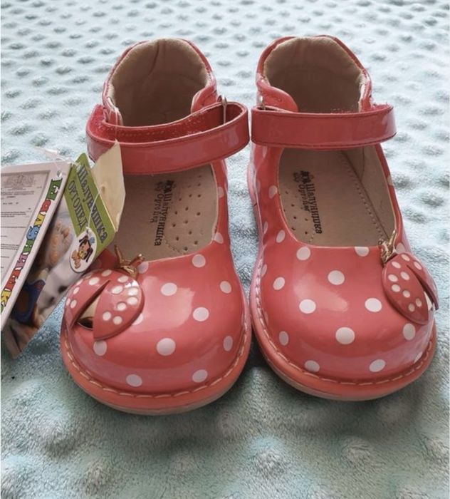 Туфлі ошатні для дівчинки