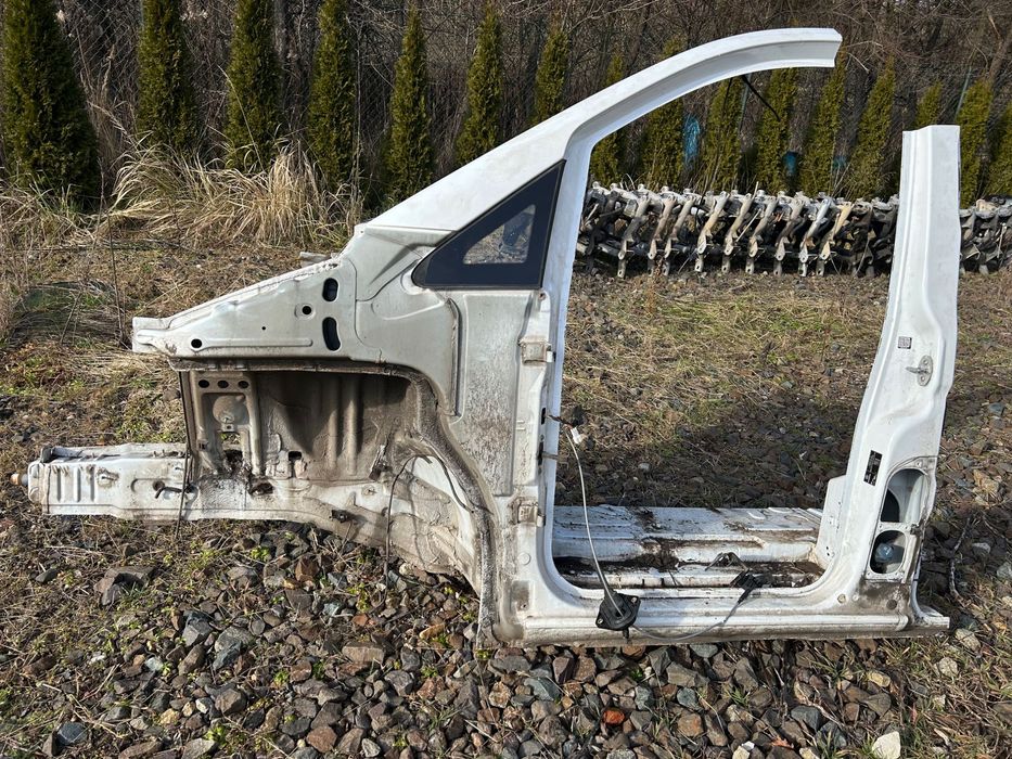 mercedes VITO 447 ćwiartka lewy przód