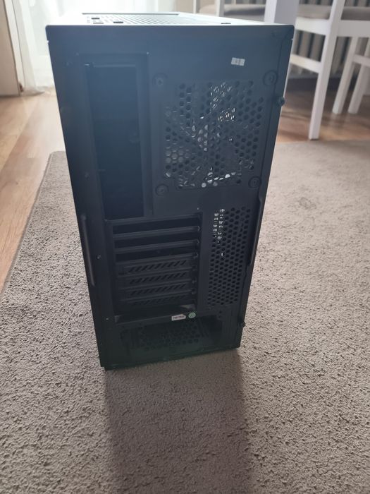 Obudowa corsair carbite 200r