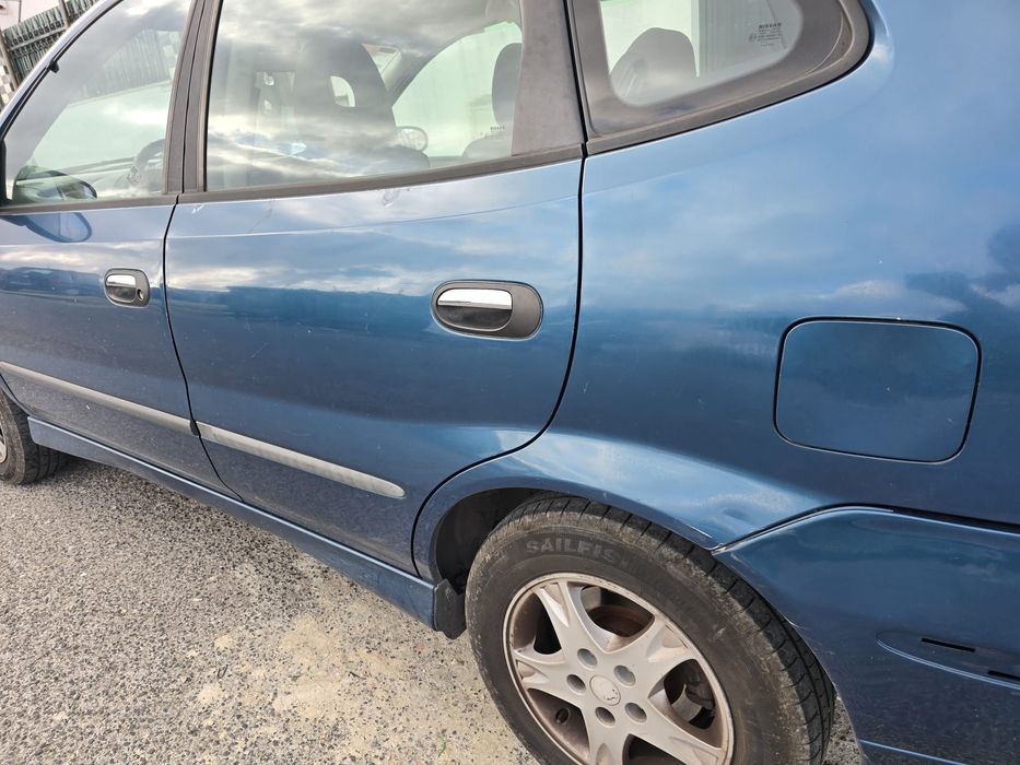 Vendo Nissan Almera Tino