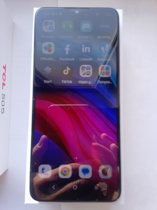 Мобільний телефон TCL 505