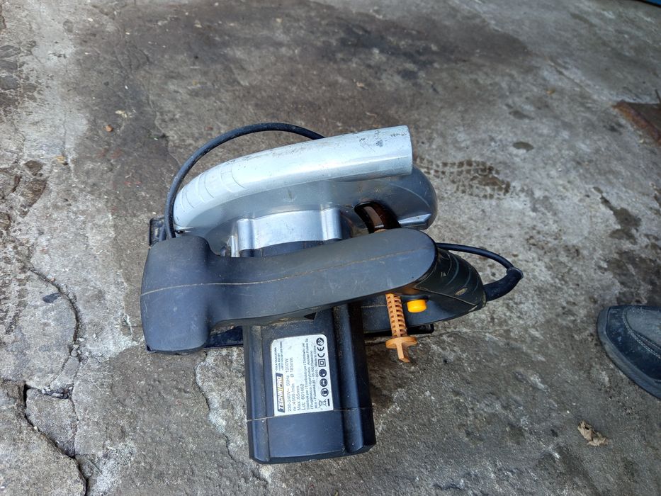 Sprzedam pilarkę ręczną Technipro 1200 wat tarcza 185 mm