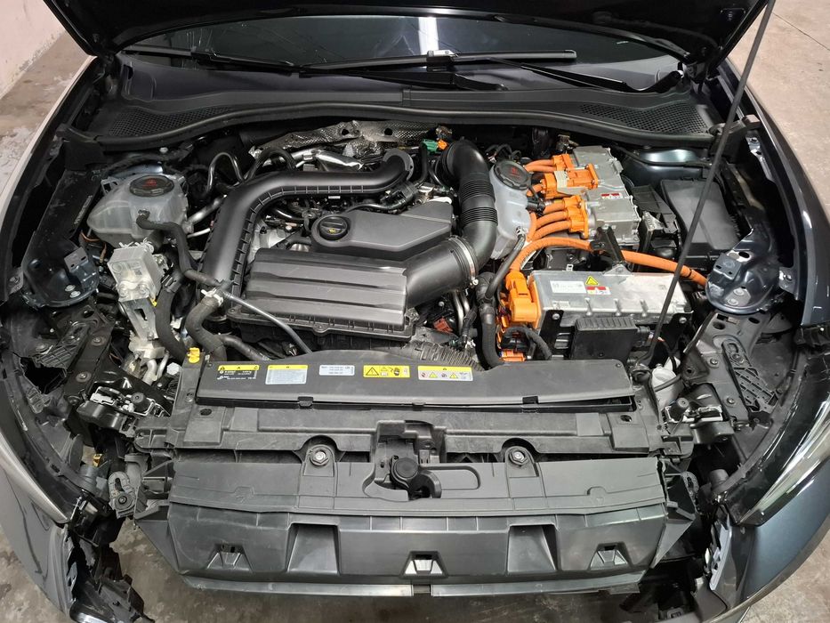 SEAT Leon 1.5 TSI e-Hybrid Plug-In FR DSG (204CV) Apenas 37 Mil kms Nacional de 2025 COM IVA DEUTIVEL INCLUIDO (LER DESCRIÇAO)
