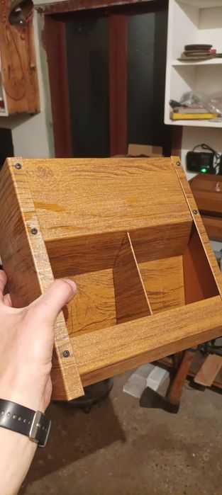 Бункерна кормушка для кролів