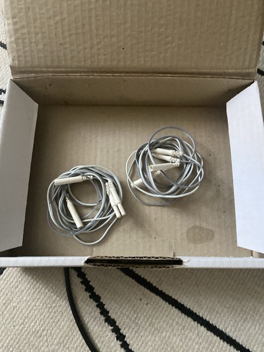 Estimulador elétrico duplo para oito agulhas ou elétrodos.Agistin Duo