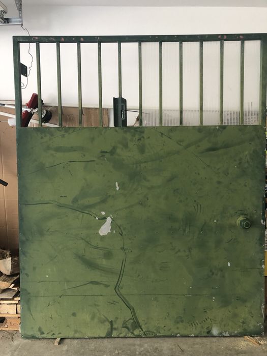 Portão em ferro usado em bom estado