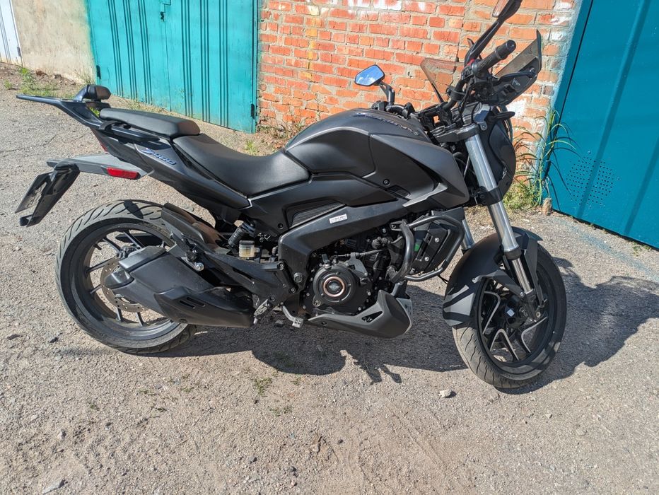Мотоцик bajaj 400