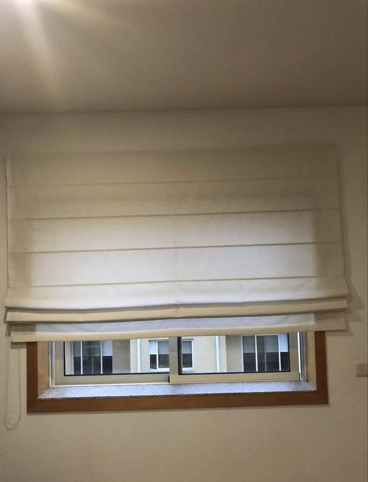 2 romanetes cortina em tecido alinhado beje