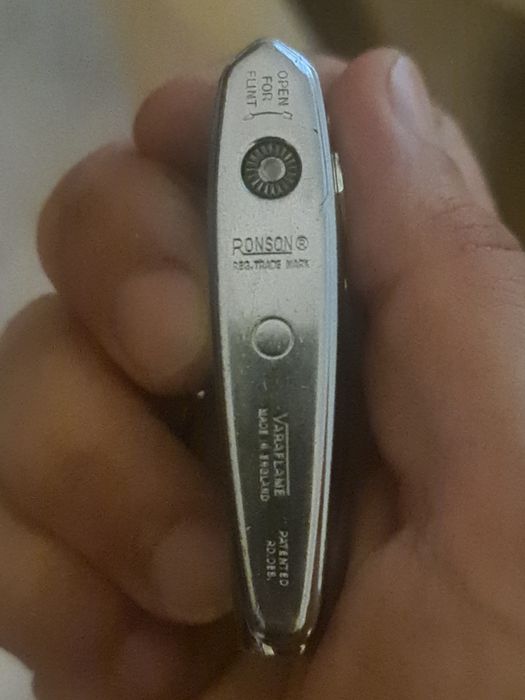 Vendo Relógio Eletta e isqueiro marca Ronson