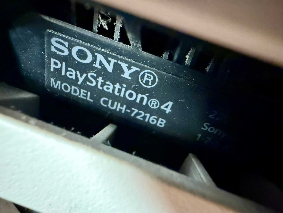 PlayStation 4 Pro 1TB CUH-7216B Biała Glacier White