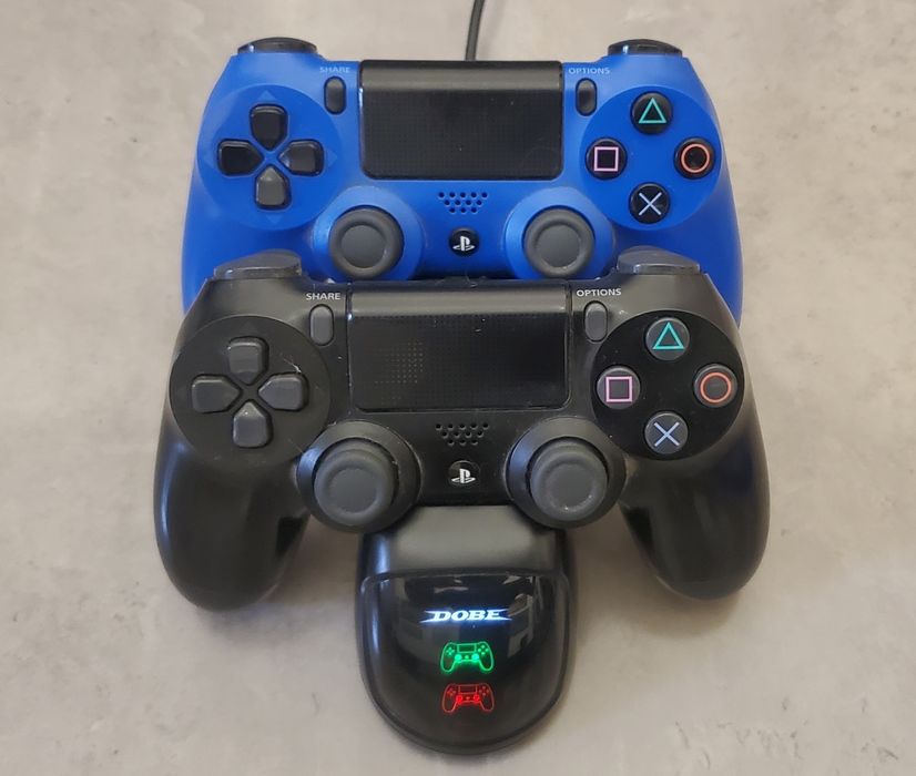 Playstation 4 slim 500 gb ps4 2 джойстика