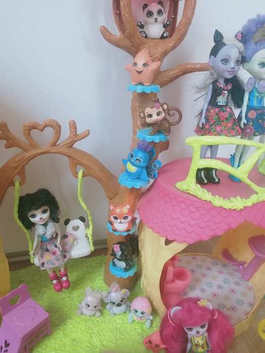 Duży zestaw z leśnym domkiem Enchantimals