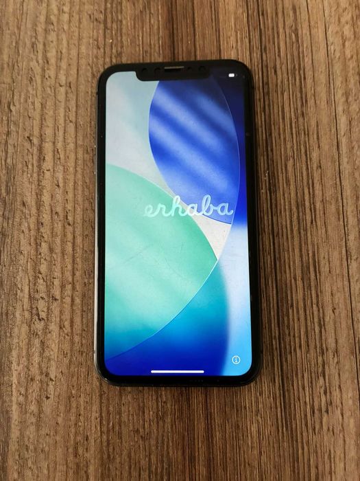 Vendo iphone 11 // 128 gb  semi novo.
