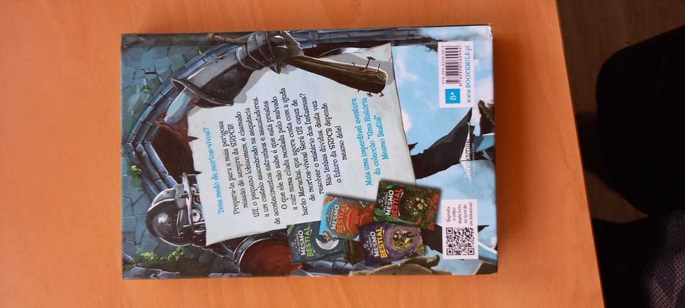 Uma História Mesmo Bestial (LIVRO) A Batalha dos Mortos-Vivos