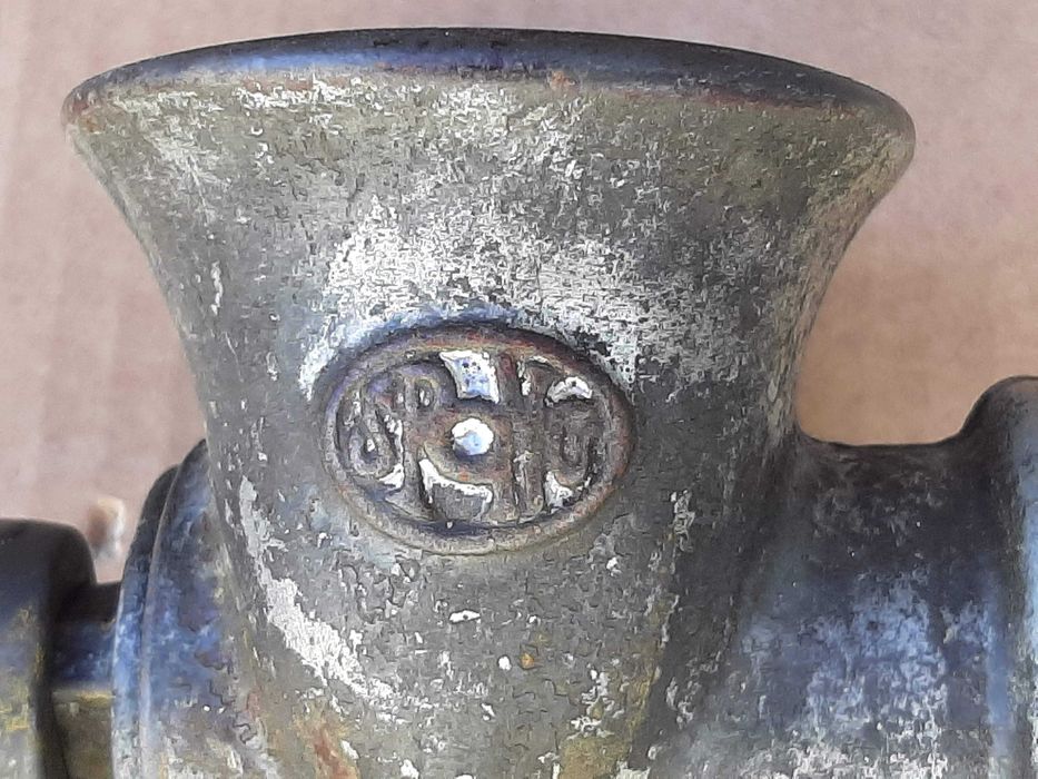 Moinho de carne manual