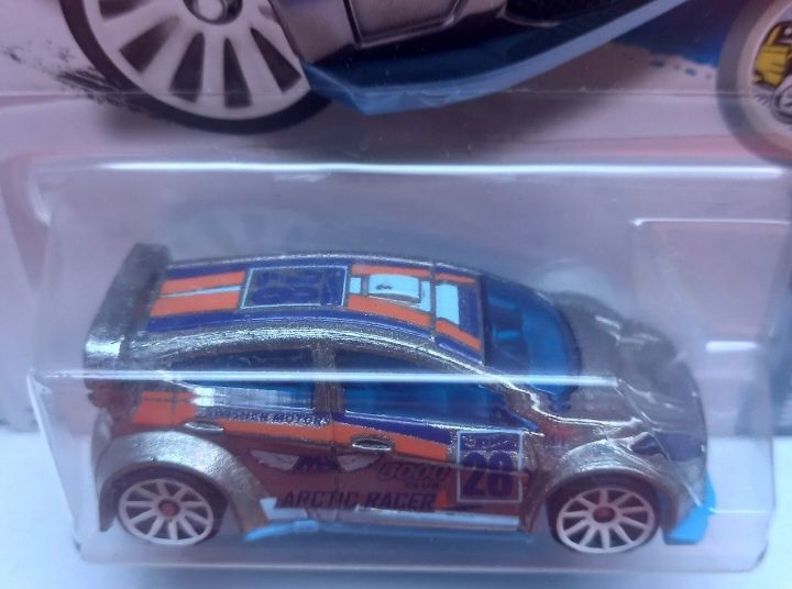Conjunto 2 - ford fiesta hot wheels