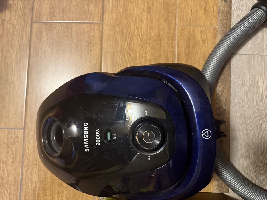 Пилосос на завчасті.