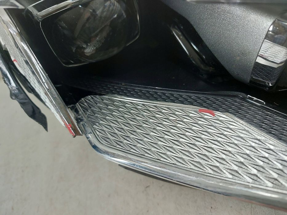 Audi A4 B9 8W lift 19- LED prawa lampa przednia przód reflektor