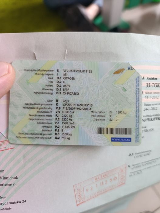 Хороше свіжопригнане  сімейне авто 7місць у доброму стані