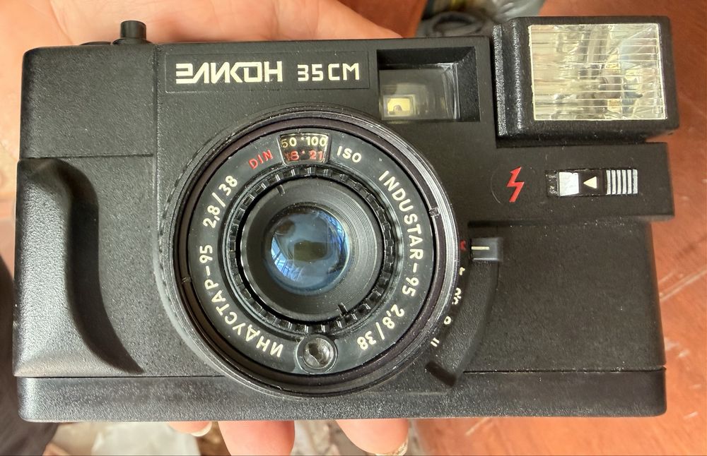 Фотоапарат Еликон