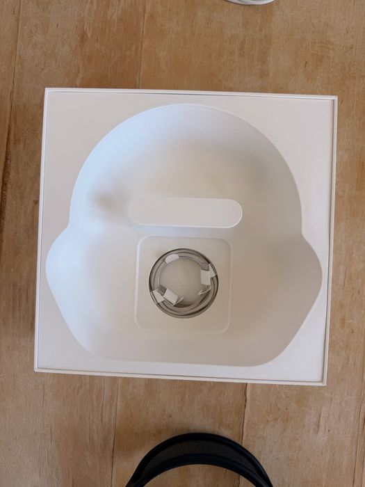 AirPods Max USBC midnight