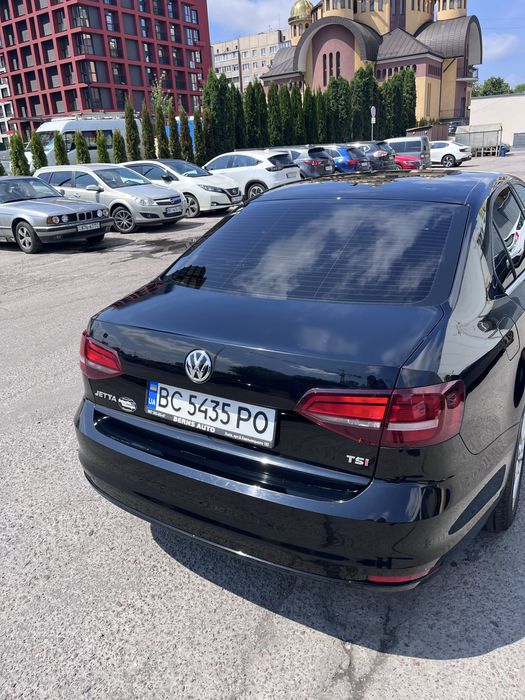 Volkswagen Jetta 2017 рік