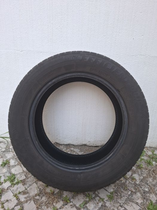Pneu Goodyear Efficient Grip Performance usado