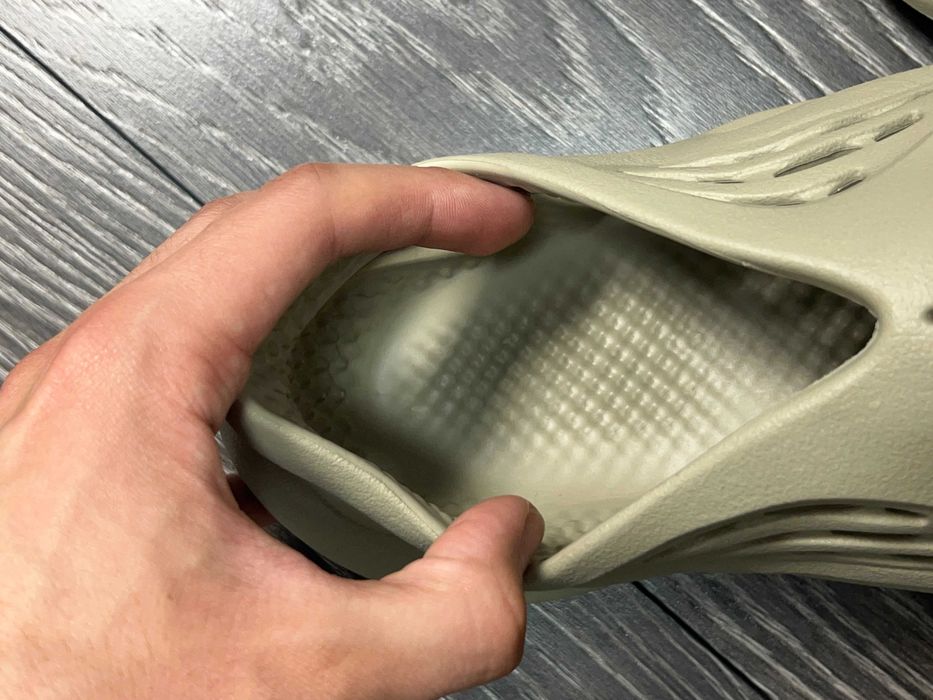 Yeezy Foam Runner RNNR жіночі оригінал тапки сандалі їзі шльопанці