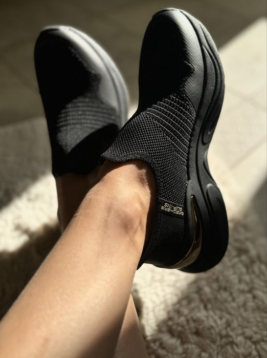Продам нові сліпони Skechers 36 розміру
