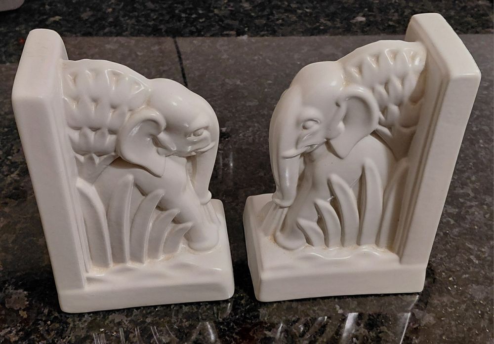 Serra-livros elefantes Sacavém não marcados