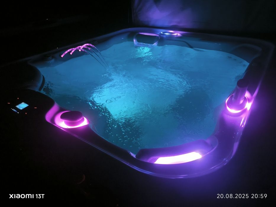 Jacuzzi ogrodowe HotSpring 5 osobowe