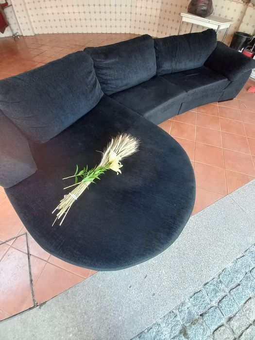 Sofá preto grande