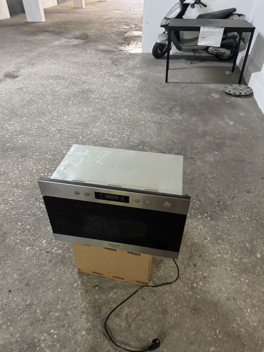 Microondas de encastre Ariston