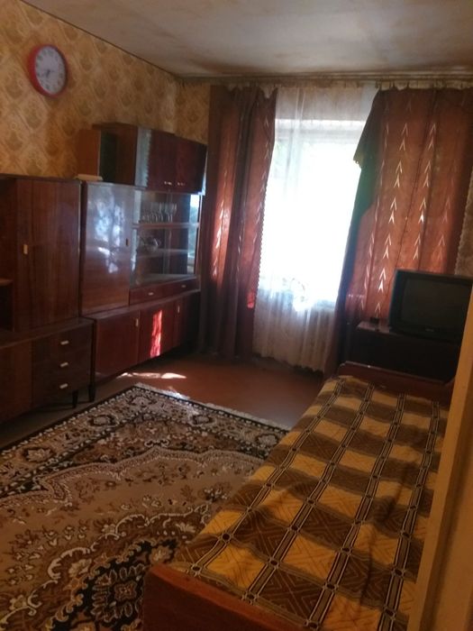 Продам 2х кім квартиру на пр. Поля