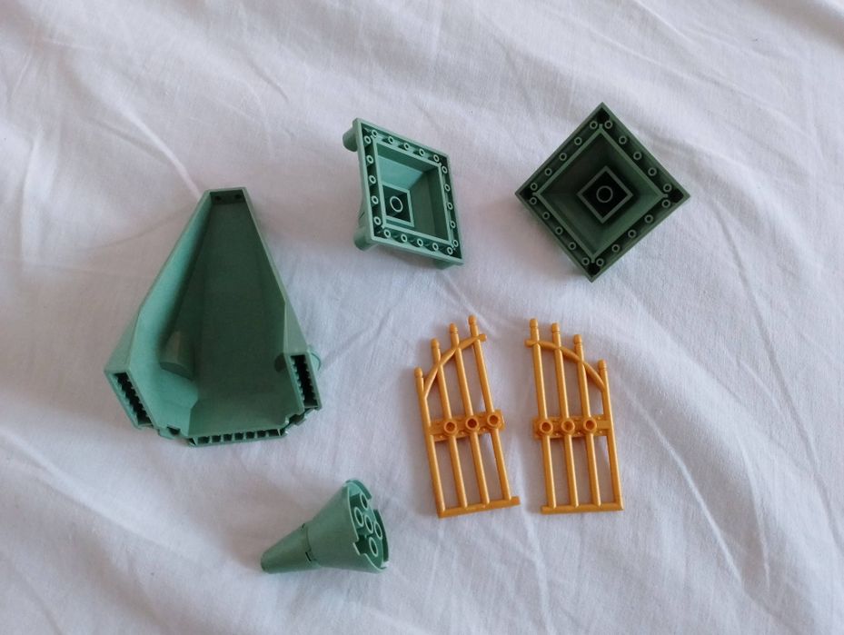 LEGO elementy zamku Harry Potter