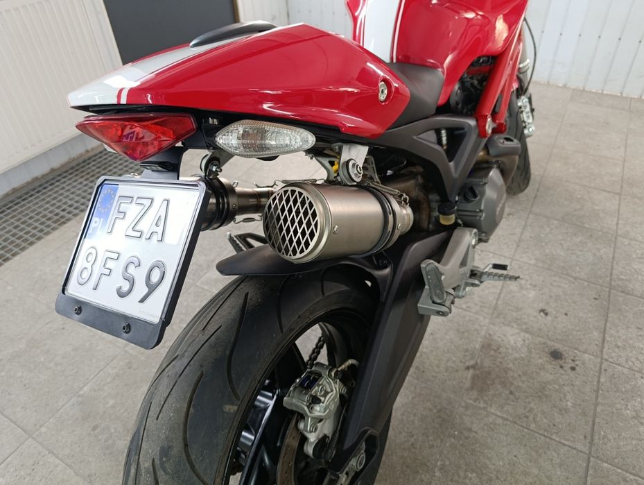 Ducati monster 696
