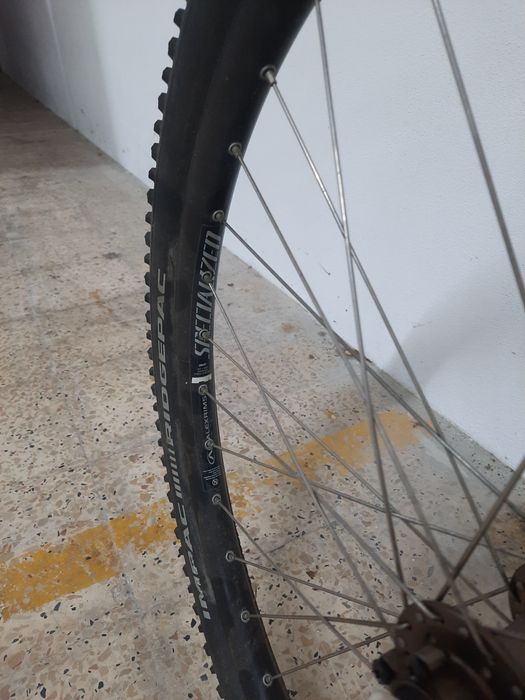 Bicicleta dirt specialized