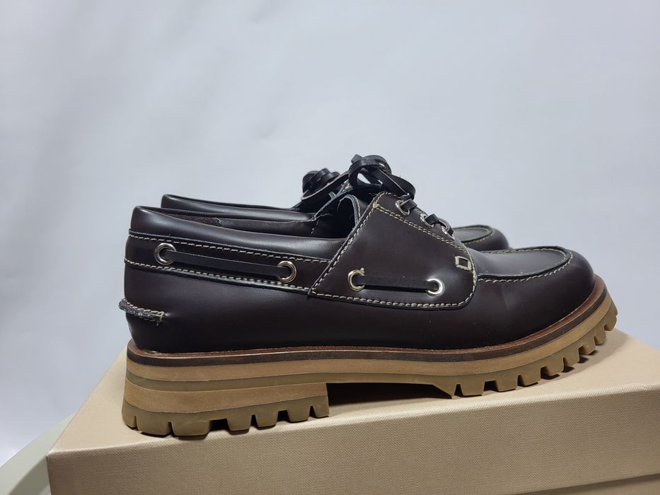 Стильні шкіряні туфлі Zara, оригінал, нові. Розмір 39.
Ціна 1500грн. Без торгу.