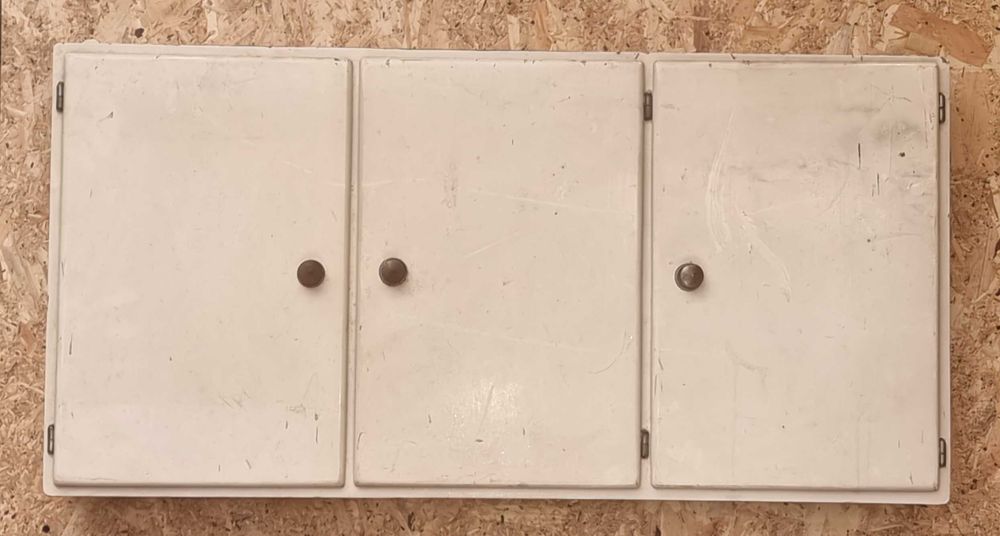 Armário de parede antigo (Louceiro)