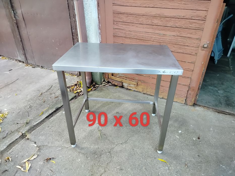 Stół nierdzewny. Zlewy, szafki, GNy, szafy przelotowe.