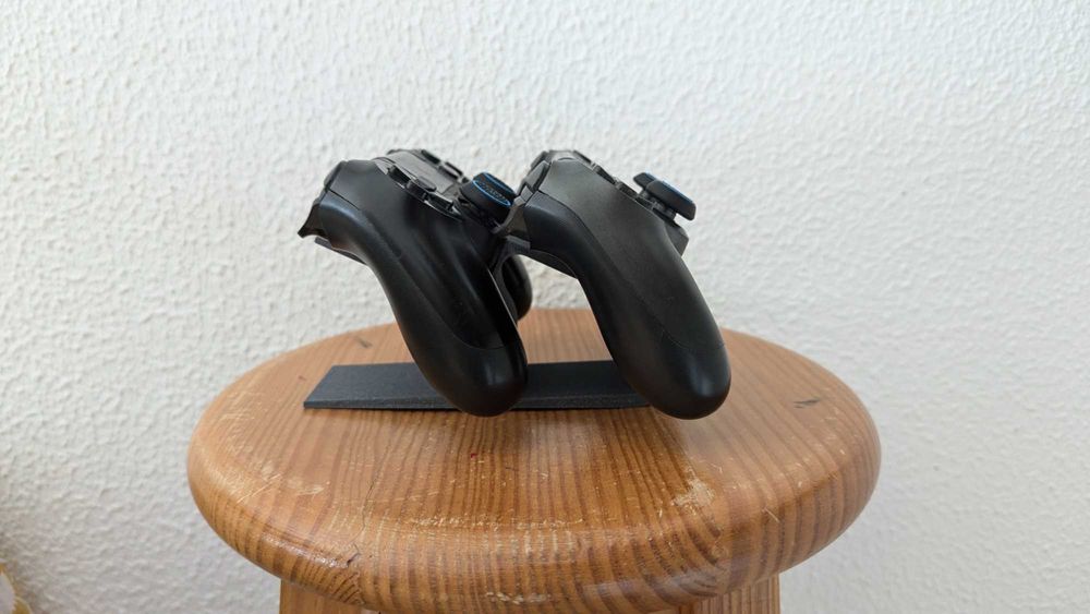 Stand Minimalista Para 2 Comandos PS4