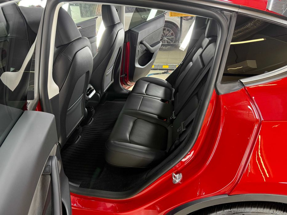 Tesla model Y 2022 року long range, повний комплект, дотяжки дверей