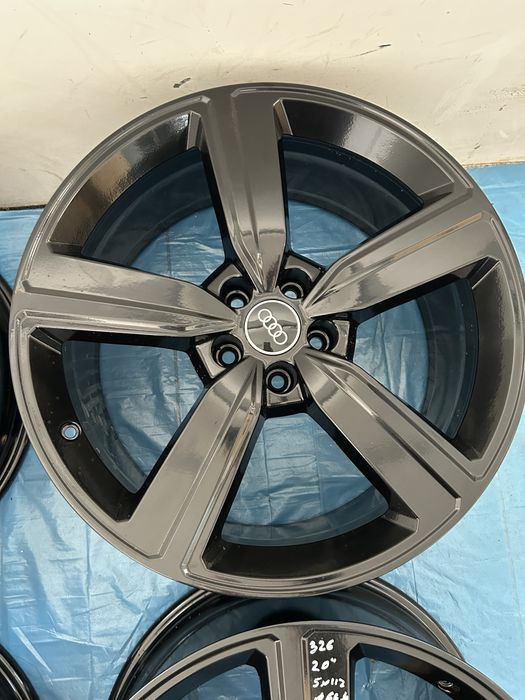 326 Felgi Aluminiowe Oryginał AUDI R 20 5x112 otwór 66 B Ładne Czarne