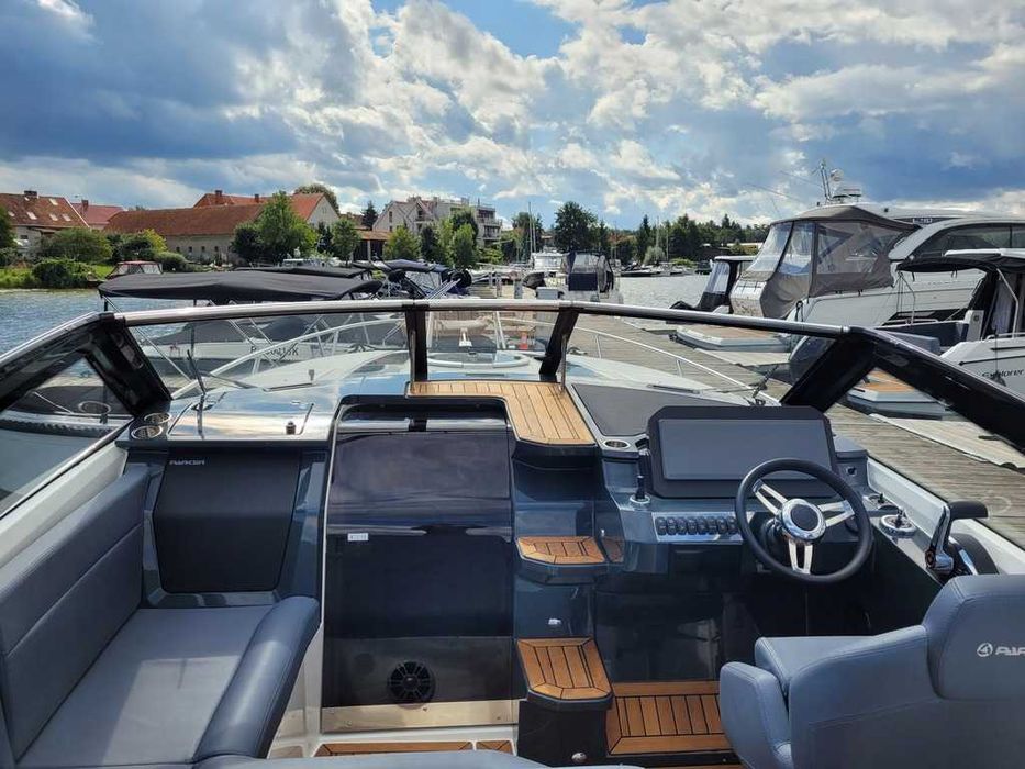 Łódź PARKER 800 Cruiser USZKODZONA