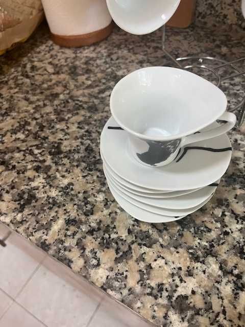 Conjunto de chavenas café com suporte
