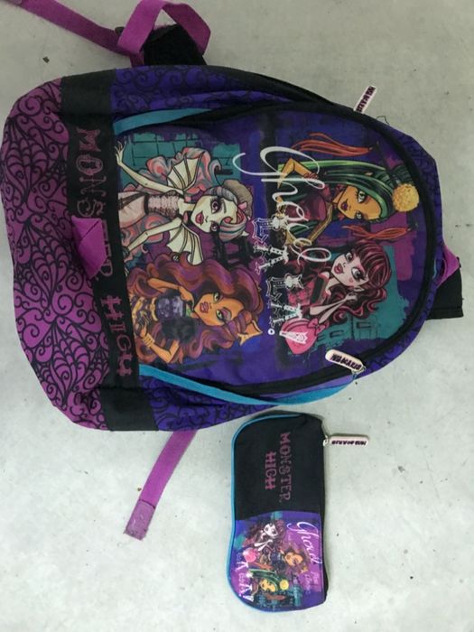 Mochila e Estojo Monster High